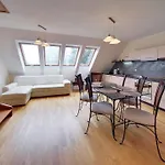 Funkcjonalne I Stylowe Sun Seasons 24 W Karpaczu By Renters Karpacz