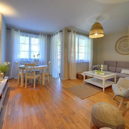 Funkcjonalne I Stylowe Sun Seasons 24 W Karpaczu By Renters דירה