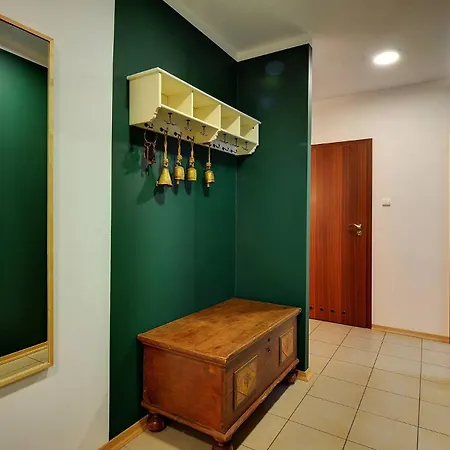 Funkcjonalne I Stylowe Sun Seasons 24 W Karpaczu By Renters Apartment *