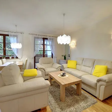 Funkcjonalne I Stylowe Sun Seasons 24 W Karpaczu By Renters דירה קרפאז'