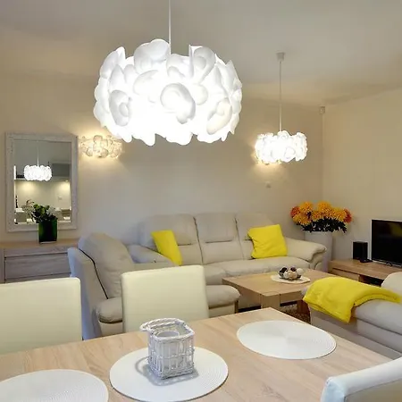 Funkcjonalne I Stylowe Sun Seasons 24 W Karpaczu By Renters קרפאז'